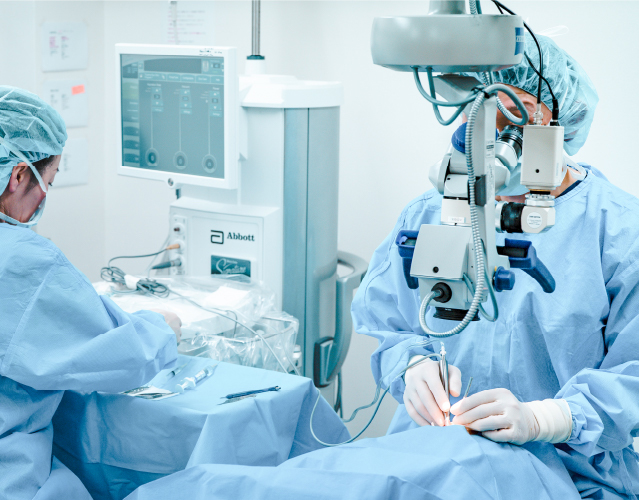 経験豊富な医師が執⼑