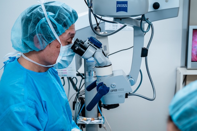 白内障の手術は痛い？麻酔はありますか？